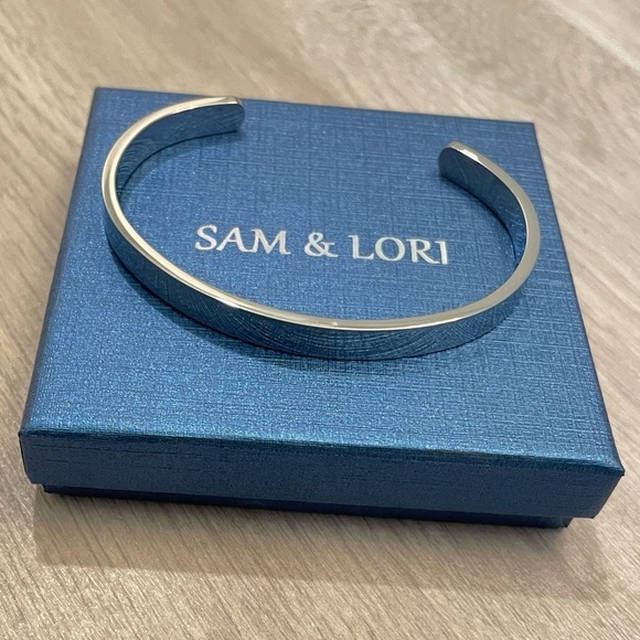 SAM & LORI Initial Cuff Bracelet - Picture 1 of 9
